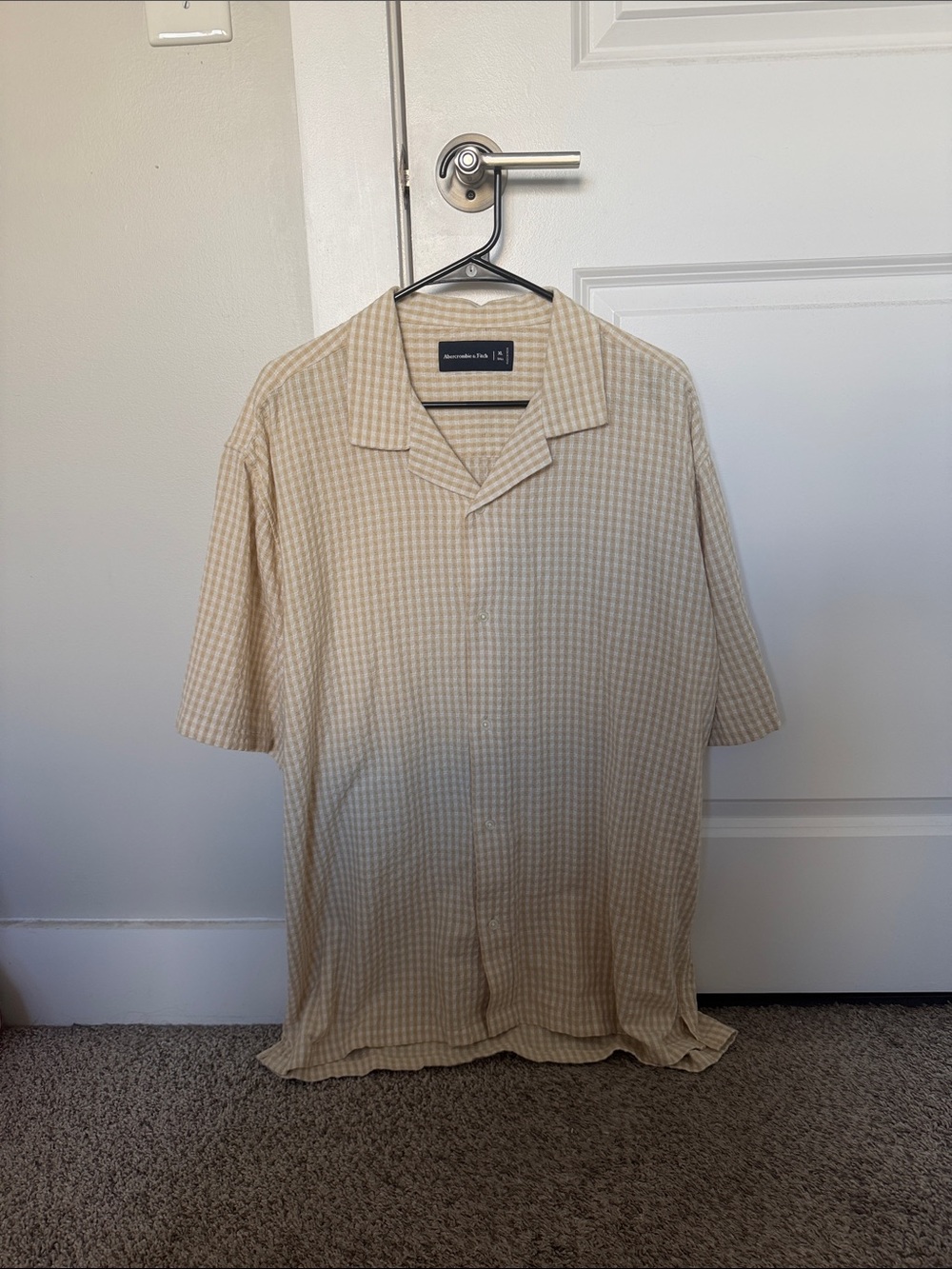 Abercrombie & Fitch Beige Gingham Short-Sleeve Button Down Shirt